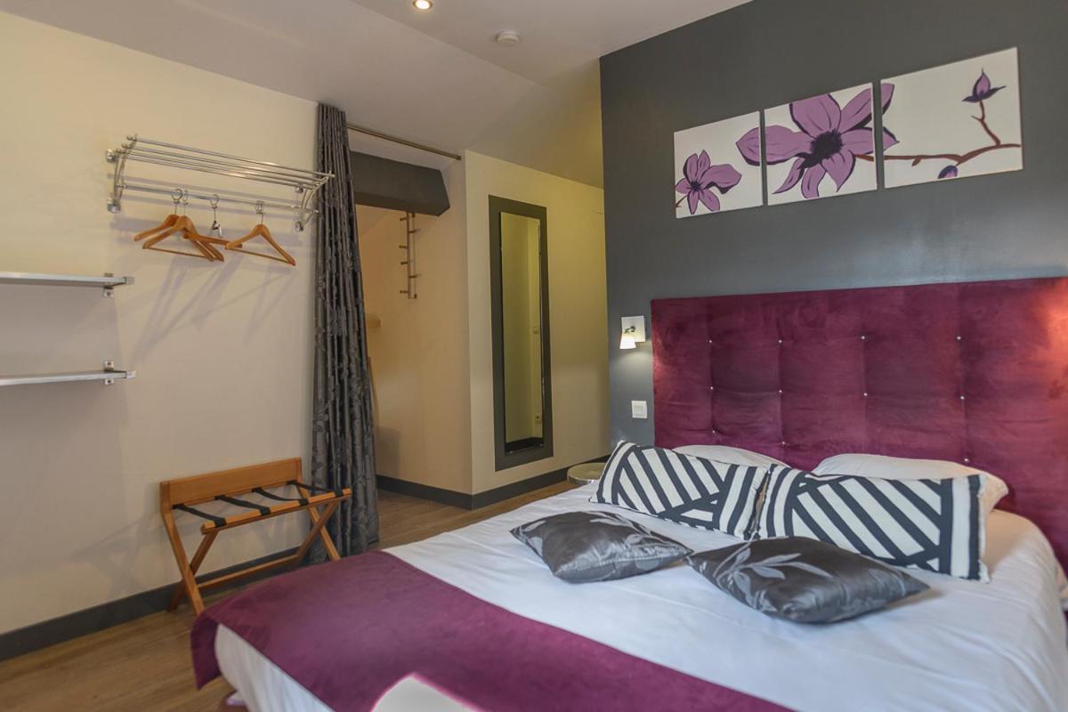 Logis Hotel Restaurant Le Castel Fleuri Сан-Жан-ан-Ройан Екстериор снимка