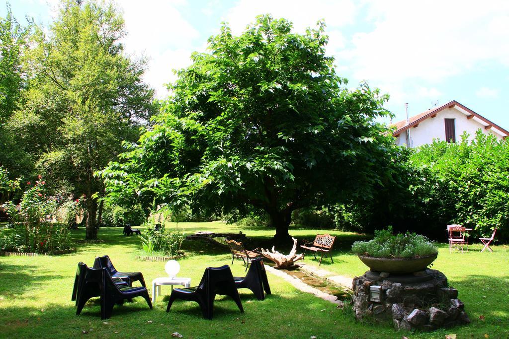 Logis Hotel Restaurant Le Castel Fleuri Сан-Жан-ан-Ройан Екстериор снимка